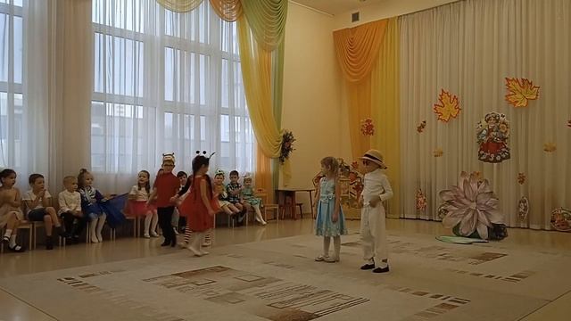 "Дюймовочка" Сценарий осеннего утренника.