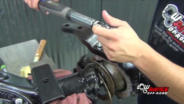 How To Rebuild A Toyota 4X4 Solid Front Axle (Part 6) Steering Knuckle Installation