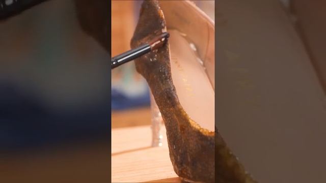 Вот почему я не выбрасываю кожу рыбы. Из нее можно сделать обувь.