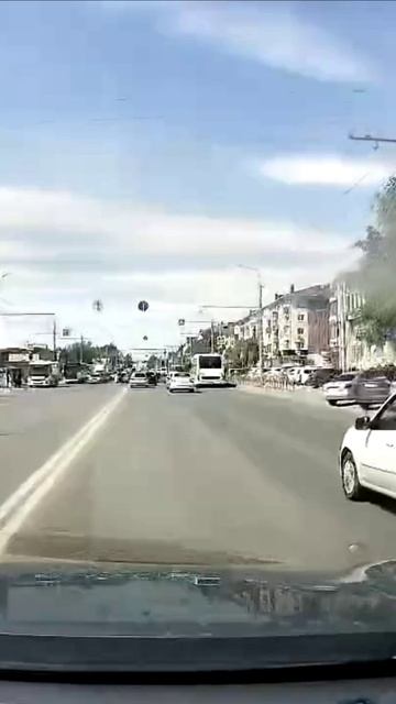 Подрез справа на белом Солярисе