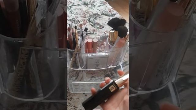 раскладываю косметику