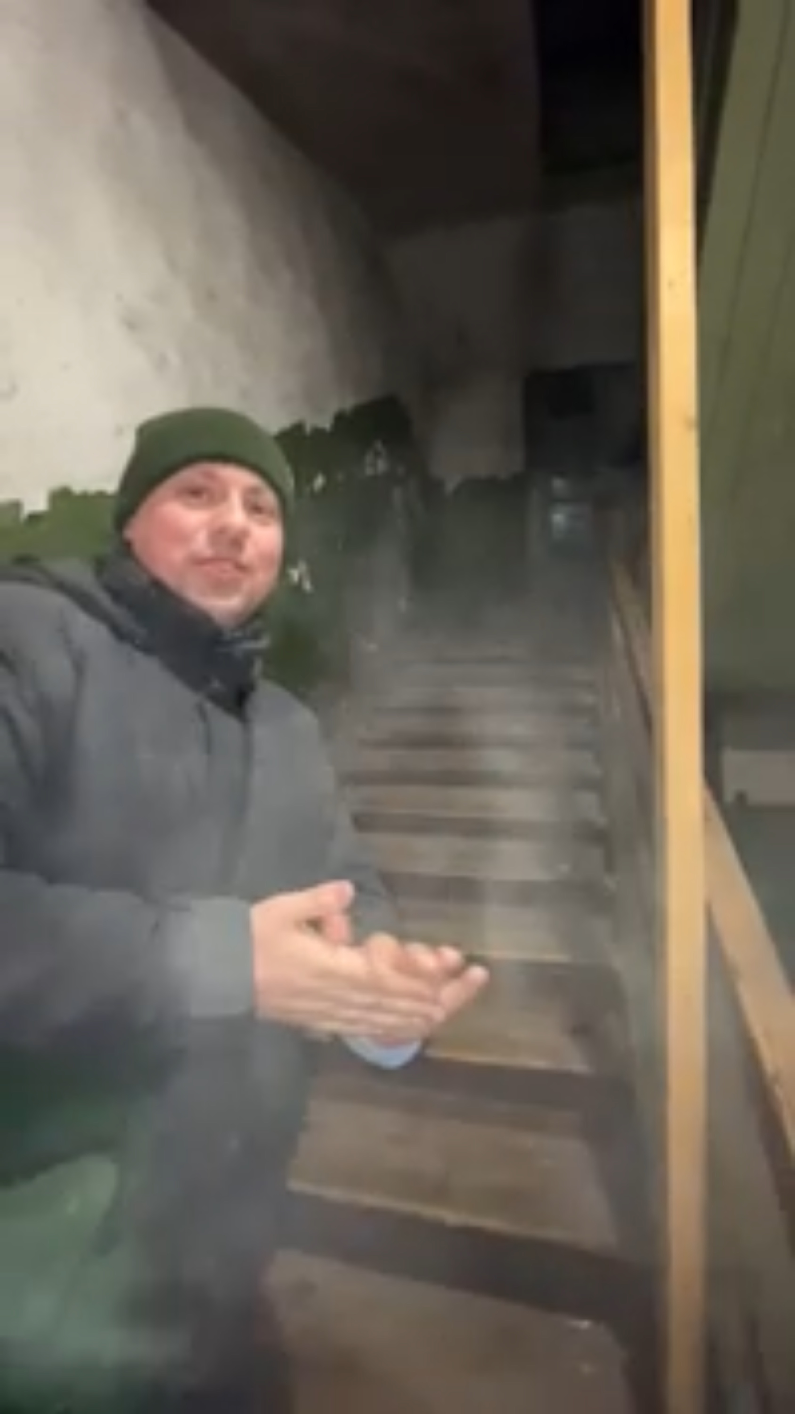 Гуляли ночью и зашли в старый дом. Февраль 2025