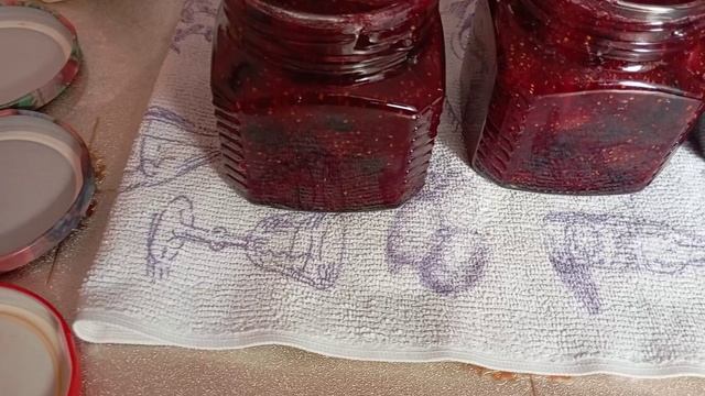 Заготовки начинаются с варенья.