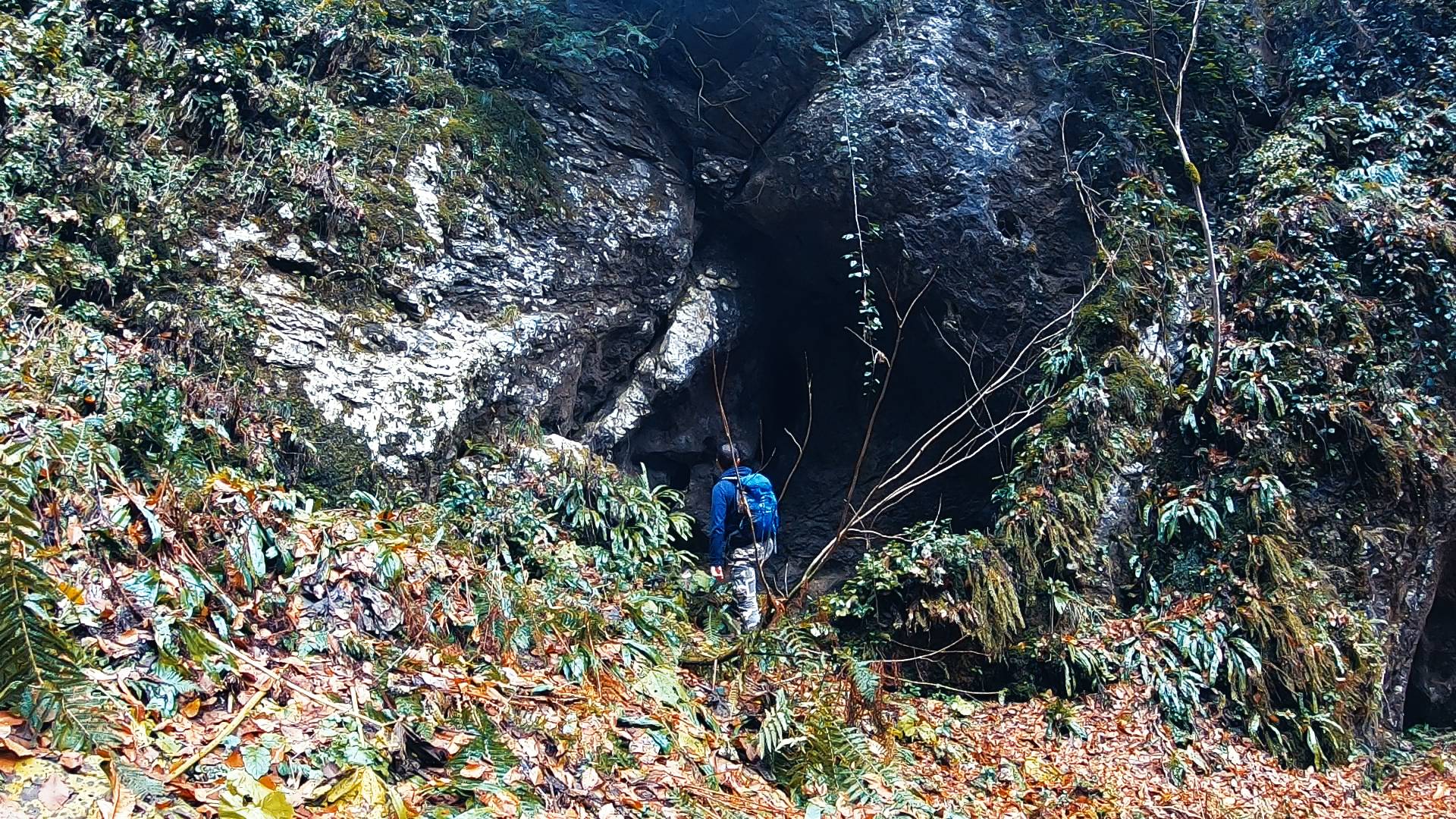 Сочи..Горы 51. Пещера Географическая