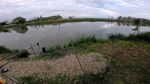 Рыбалка в Камышах ночьной клёв вторая часть .
