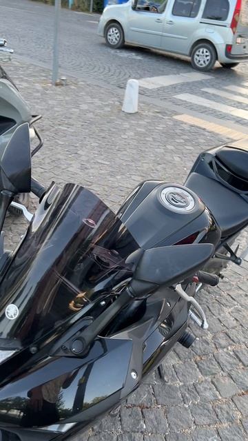 Yamaha YZF R-25