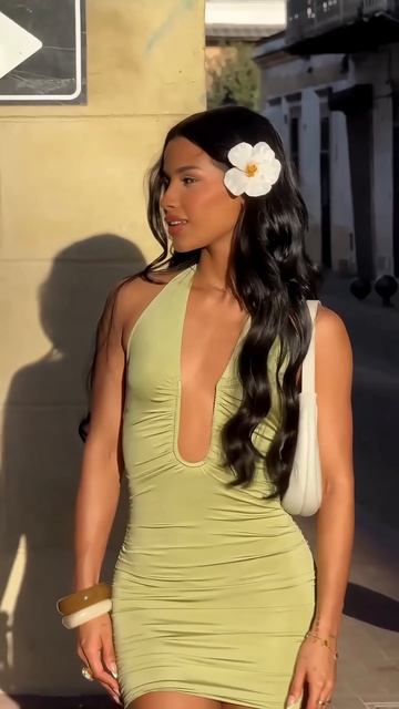 zAzmR14d_ik - Stunning tight bodycon minidress： Street style outfit idea #fashion  #style #outfit #s
