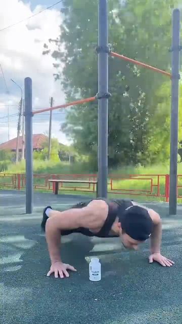100 приседаний 100 отжиманий все лето . Таурин арт на вб 231391775 от solab #motivation