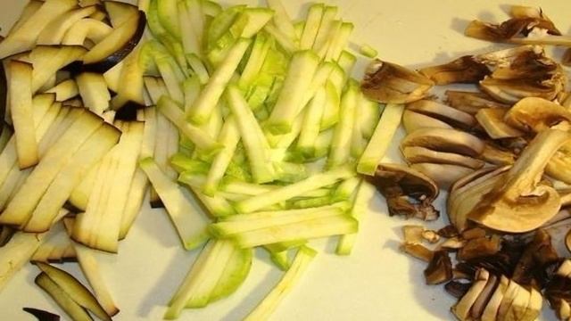Гречневая лапша с овощами и креветками
