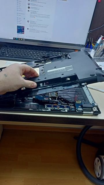 замена разъема зарядки на Samsung NP-RF710
