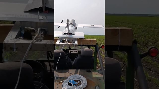 Боевая работа расчета пусковой установки российского дрона-камикадзе "Молния" на шасси автомобиля