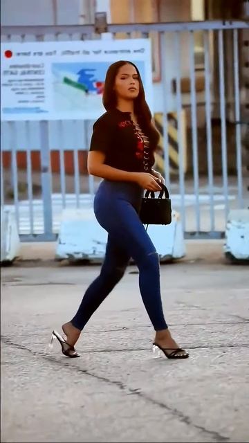 zR3owPKmNsc - Beautiful Street Fashion Outfits Style #shorts