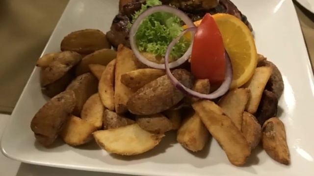.  Простые венгерские мясные блюда.