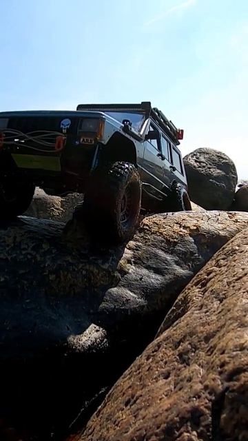 RC Rock Crawling Jeep Cherokee XJ #rctrophy #rcoffroad
