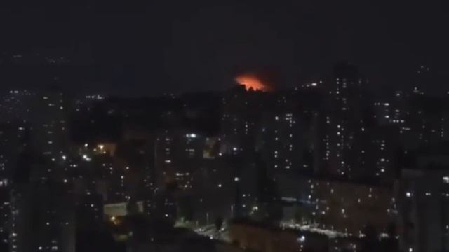 ❗️Иран снова, в ответ на действия Израиля атакует баллистическими ракетами.
И снова прилеты в Хайфе.