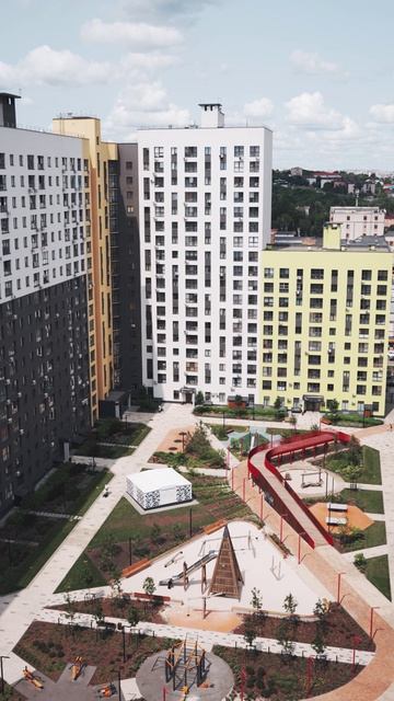 Двор в Инстеп.Сити