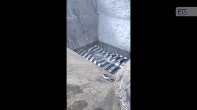 Измельчение металлических бочек на двухвальном шредере SSJ
