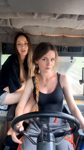 По полям и по лугам😎