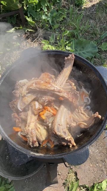 Плов из баранины, готовим плов на дровах, ребра барана, плов в казане