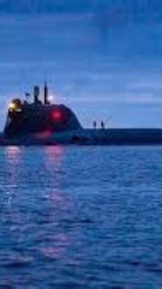 Синее море. Учусь играть на гитаре.