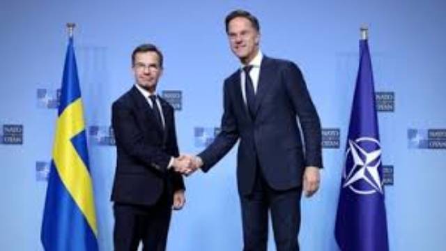 Премьер-министр Швеции Ульф Кришассон и генсек НАТО Марк Рутте решают важные вопросы