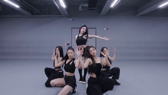 ITZY "Cheshire" Dance Practice