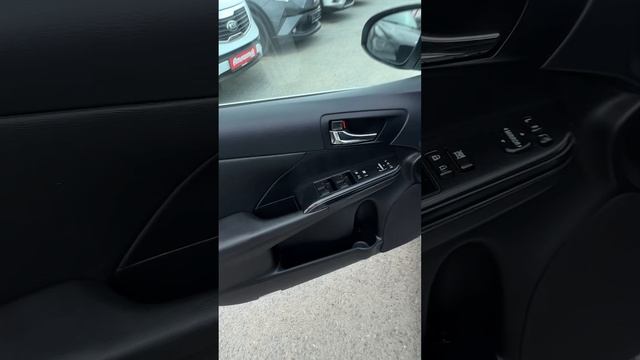 Toyota Camry Седан 4 дв. Люкс Safety 2.5 AT 2014г