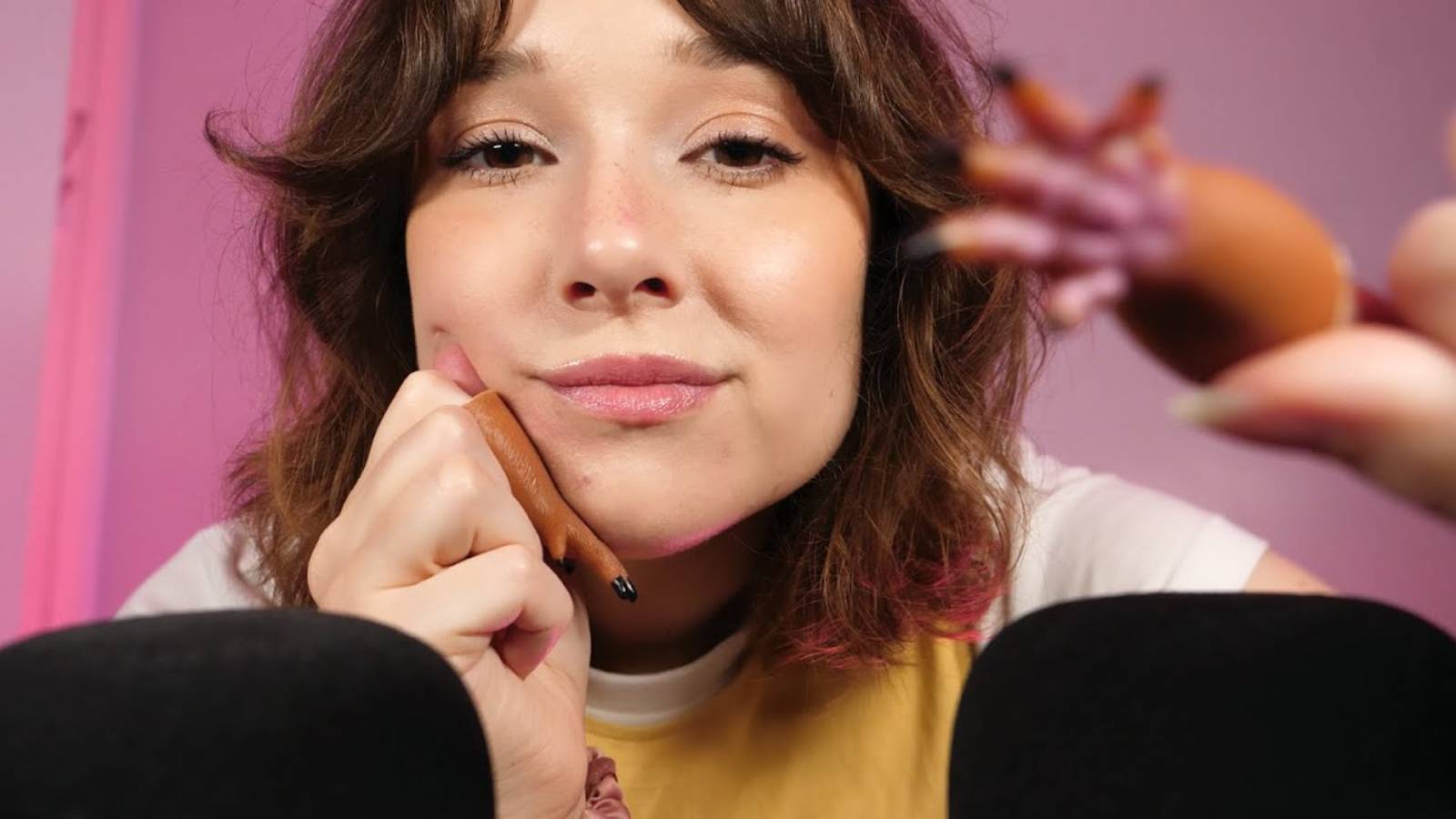 [Amy Kay ASMR] There's Something on your Face (scratchy scratches)