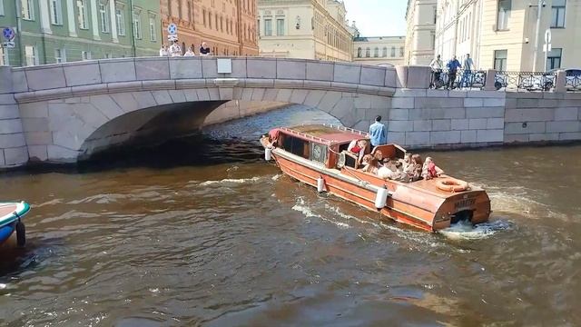 Прогулки по Неве