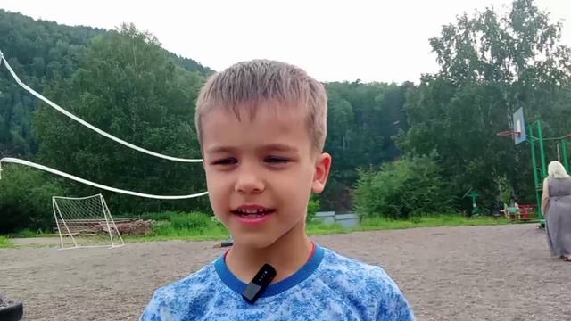 В записках "С Богом!" дети рассказывают о Боге.
