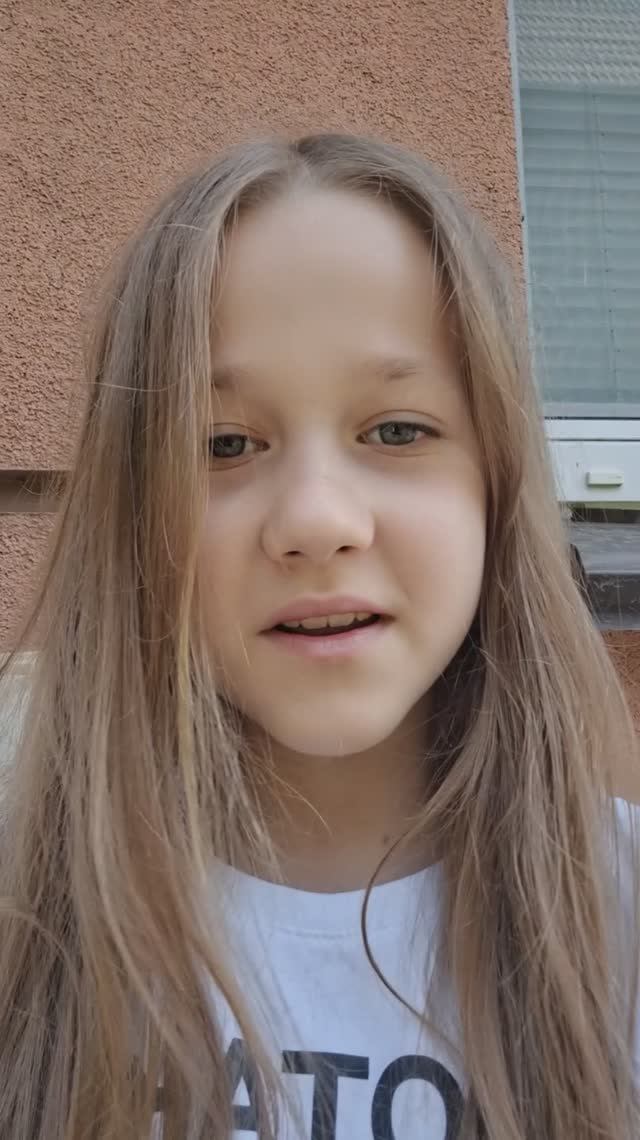 Кстати, моя подруга может, и у вас шорты полистать🤭