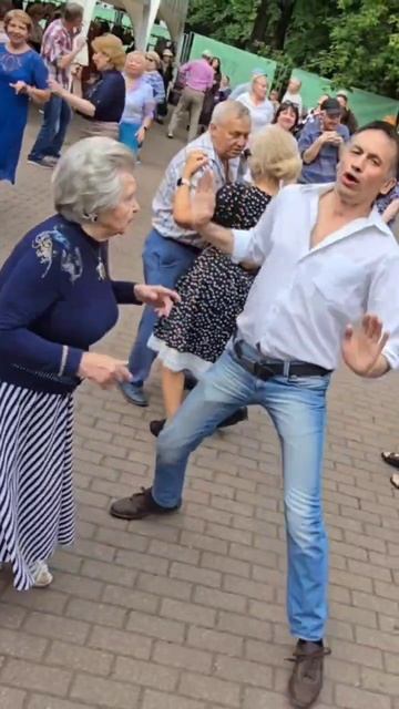 ❤️ Сокольники. 👍👍👍Хочу также в 91 год!!! Танцуют Валентина Ивановна и Александр!!!!
