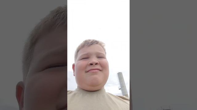сын пасёт баранов