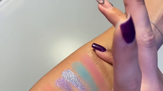 Весенне-летняя палетка от Худы Swatches&Viewers MakeUp