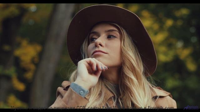 Поля и музыка заставляют забыть про реальность - I Thought You Were Cool -- HoliznaCC0 -- We Drove A