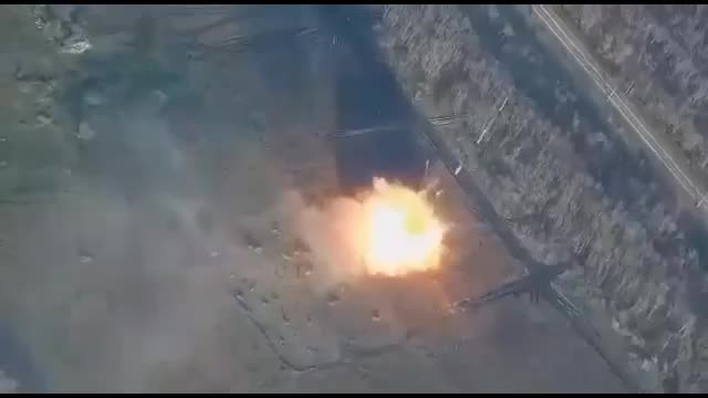Уничтоженная польская САУ "Krab" ВСУ в Сумской области