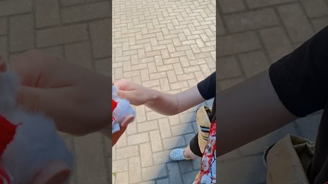 Купили Лабубу, счастливый ребёнок и прогулка по району🥰😁🌞Таисия и мама в эфире ❤️ ИЮНЬ25