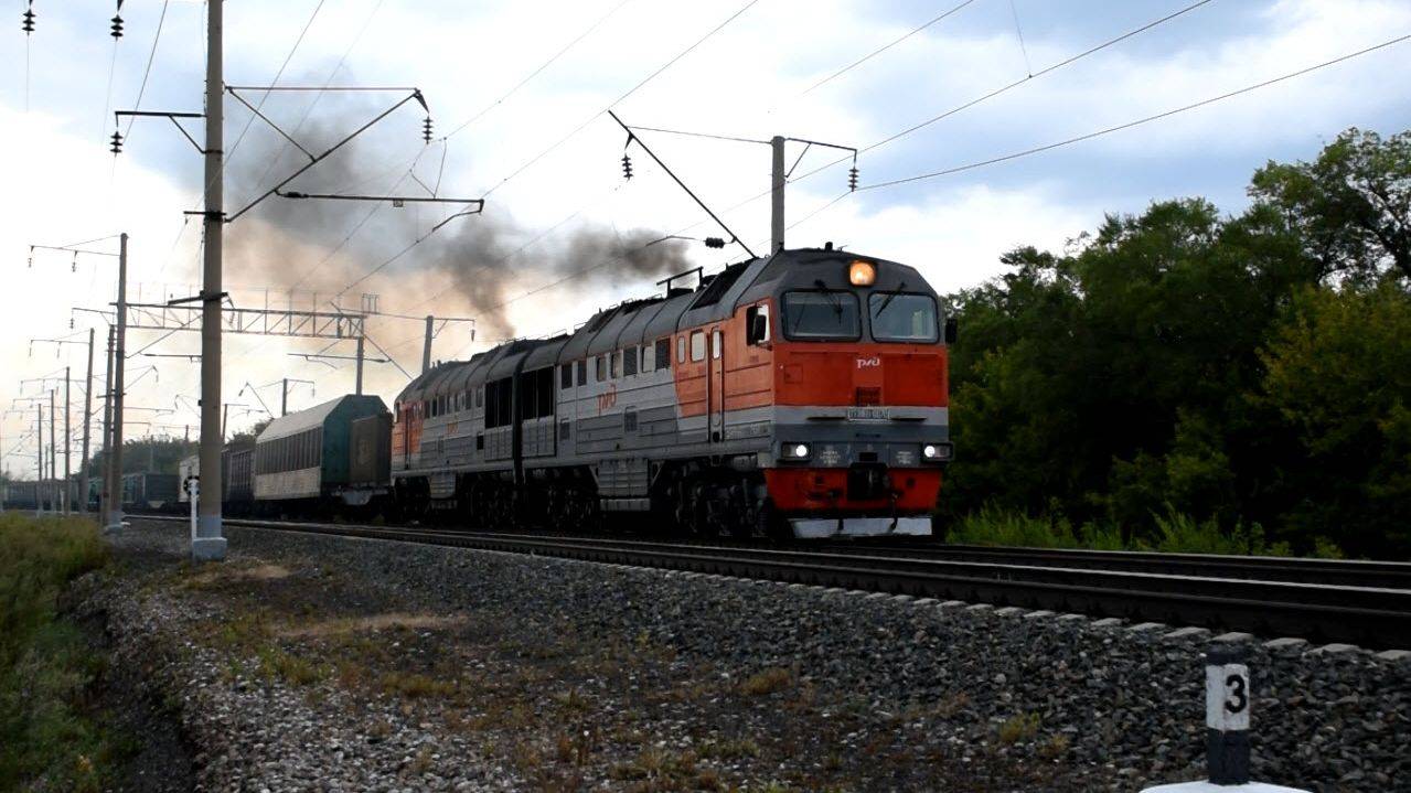Тепловоз 2ТЭ116У-0070 в грозу.