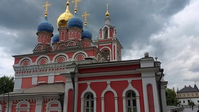 = Старинные храмы около Кремля (5)