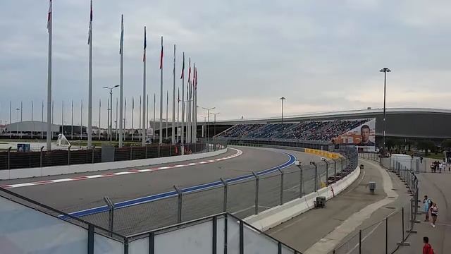 Свободные заезды Формулы 1. Вид на трибуну Т3. 27.09.2019.