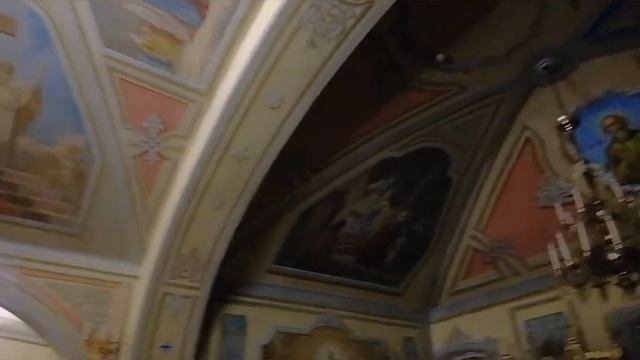 Монтаж композиции "Сретение Господне" на стену храма