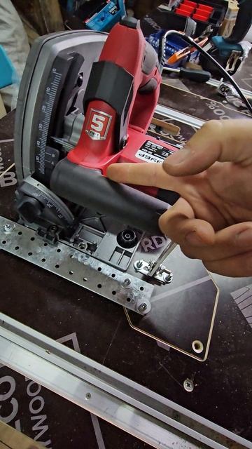 Установка Зубр 55 в верстак