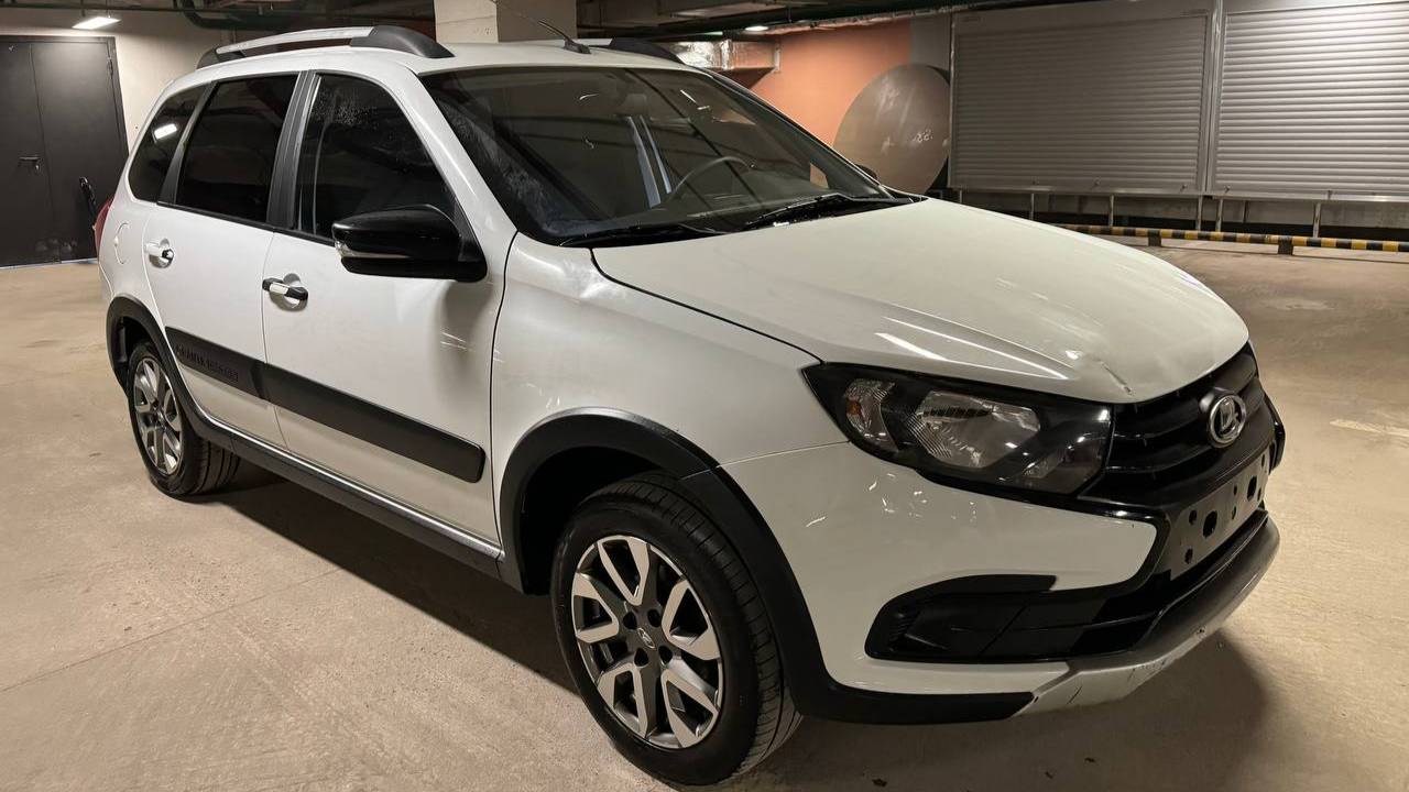 Lada Granta Cross; 1,6 MT; 2022; Белый