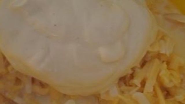 Картофельная запеканка с сосисками и сыром