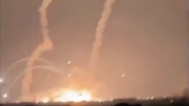 Удар по самим себе

В Израиле произошел дружественный огонь. Ракеты ПВО поразили собственные объект