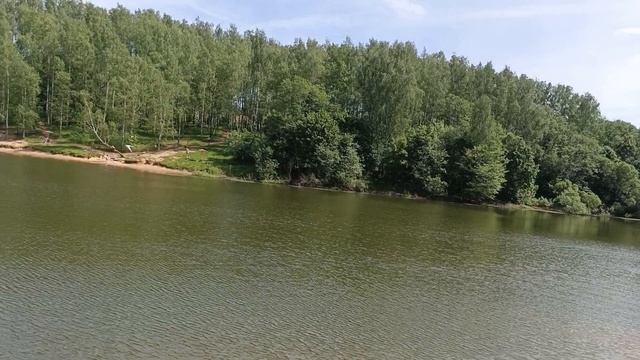 Красивая дача рядом с озером в Вишенках