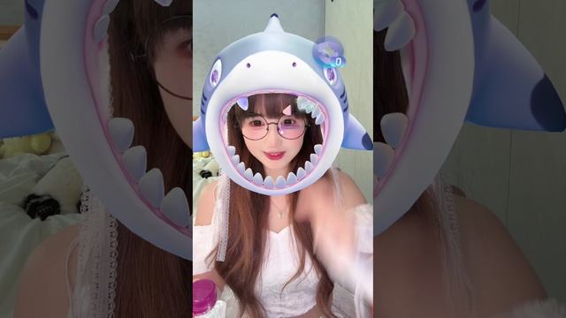 Live ZHENZHEN (予知恩（真真）) 16.06.2025 18:43 China time