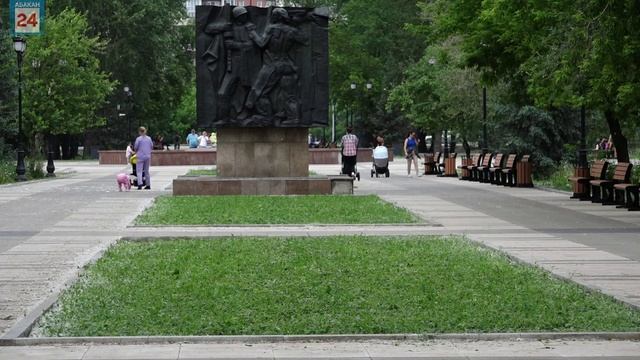 Монумент Воинской Славы и «именные» стелы обновляет Абакан в Парке Победы