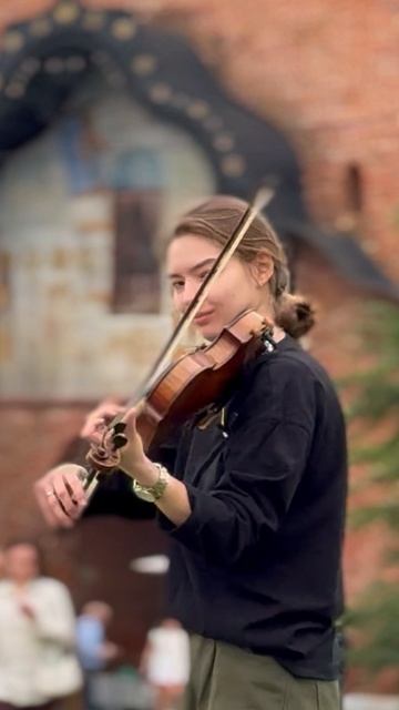Уличные музыканты г. Коломна 🎻 Крутая девочка 💪🏼