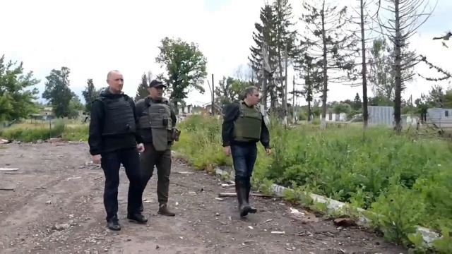 Александр Хинштейн и врио замгубернатора Владимир Базаров посетили населенные пункты Суджанского